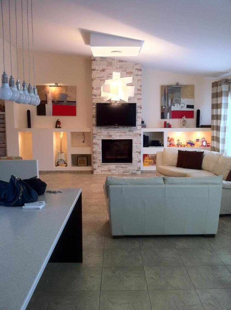 Luxurious 6 Bedroom Villa In A Great Location Χαλκίδα Εξωτερικό φωτογραφία